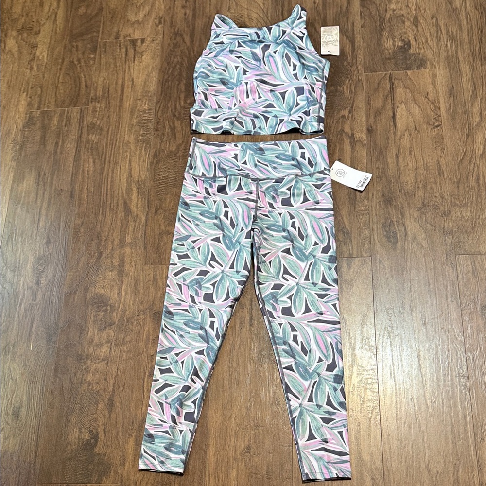 Two Piece Sage Athletic Outfit For The Price Of One NWT Beautiful Colors